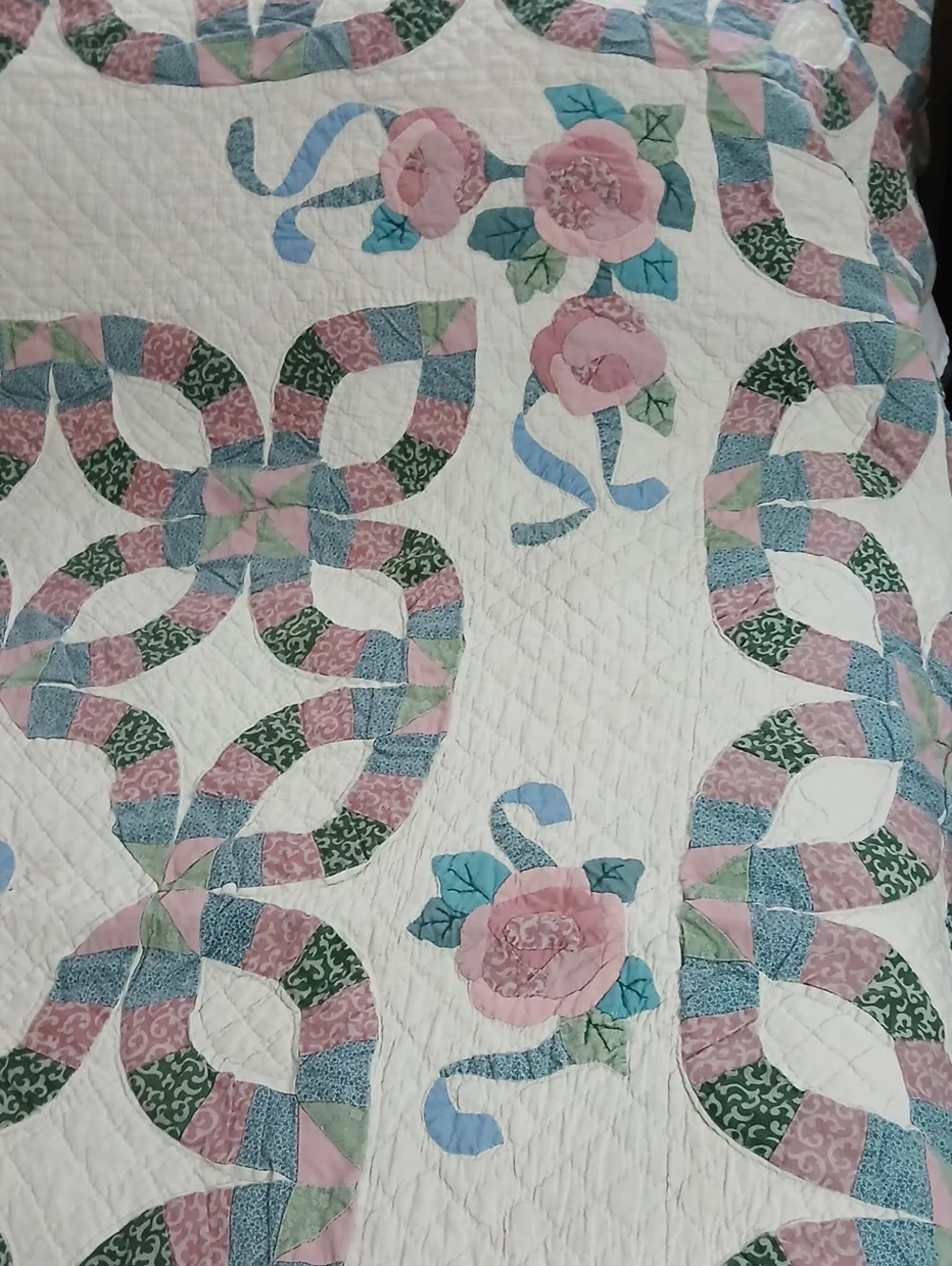 Beautiful Vintage Handmade Quilt
